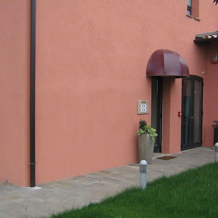 Hotel Hyknusa Reggio nell'Emilia Buitenkant foto